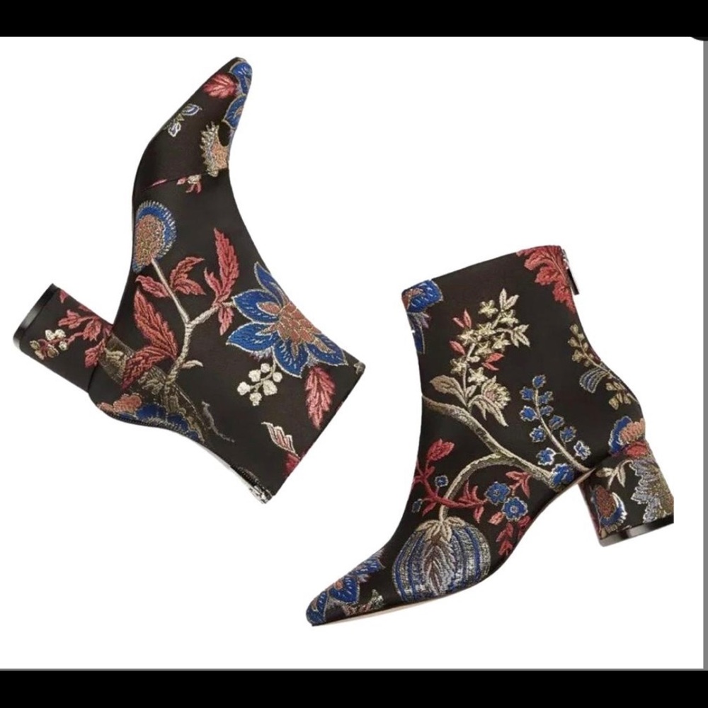 NWT Zara embroidered ankle booties